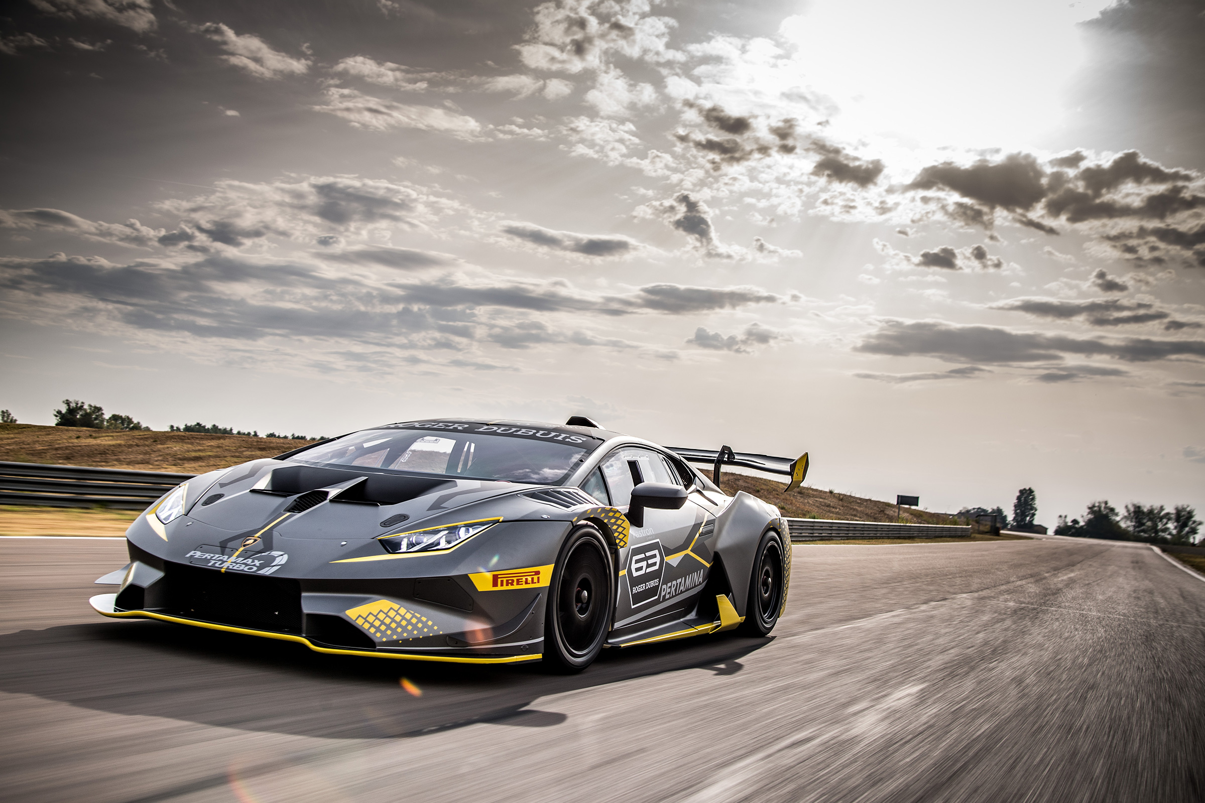 Lamborghini Huracan Super Trofeo EVO - front quarter