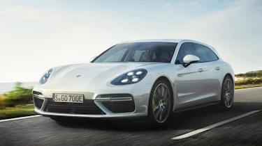 Porsche Panamera Turbo S E-Hybrid Sport Turismo - front quarter