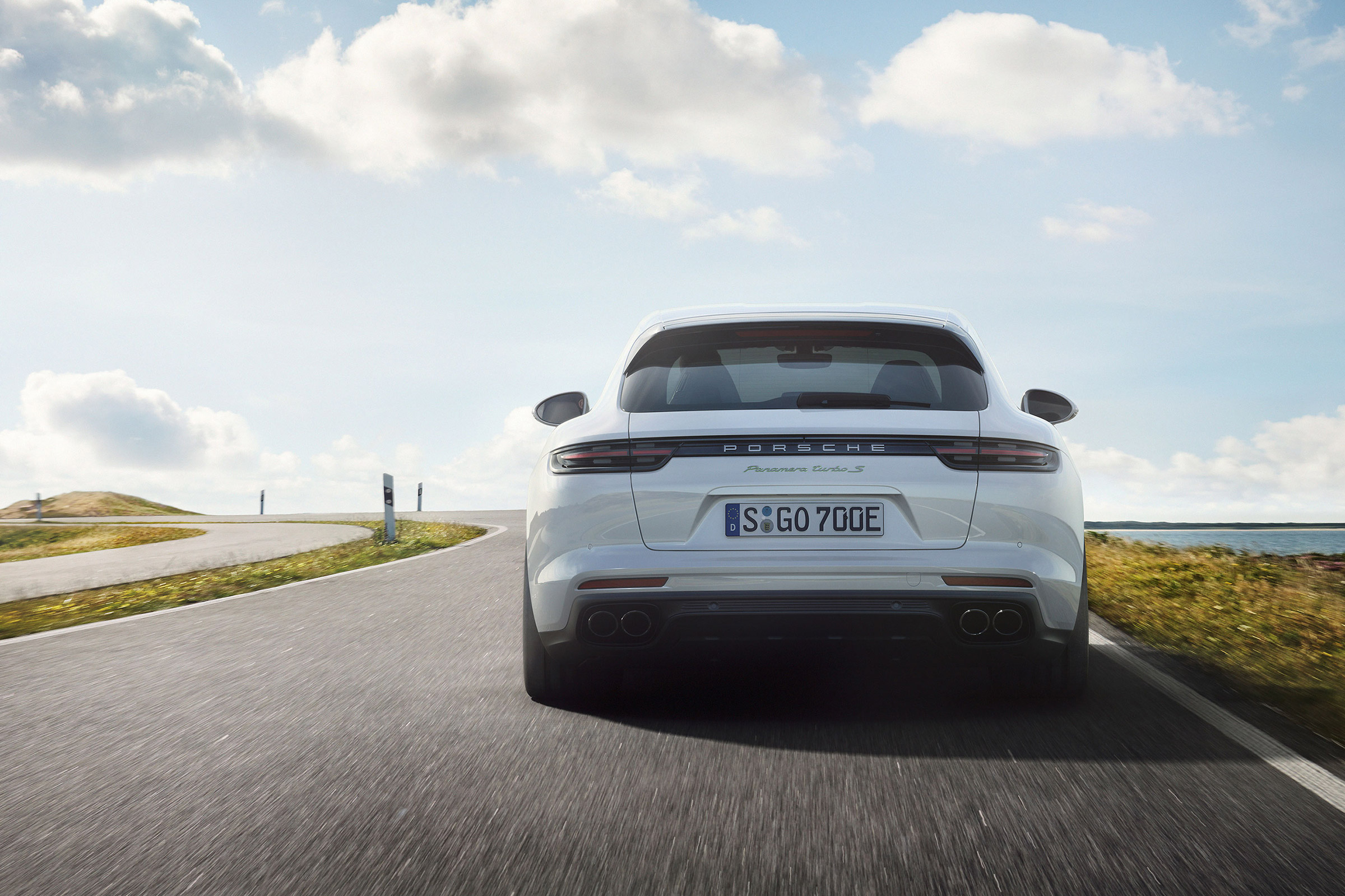 Porsche Panamera Turbo S E-Hybrid Sport Turismo - rear