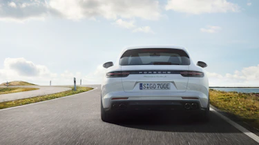Porsche Panamera Turbo S E-Hybrid Sport Turismo - rear