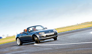 Mazda MX-5 MK3 - front sliding