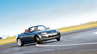 Mazda MX-5 MK3 - front sliding