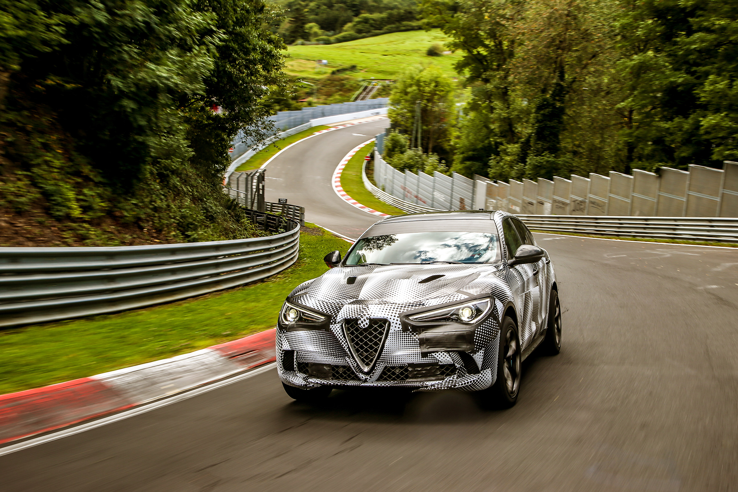Alfa Romeo Stelvio Quadrifoglio - Nurburgring