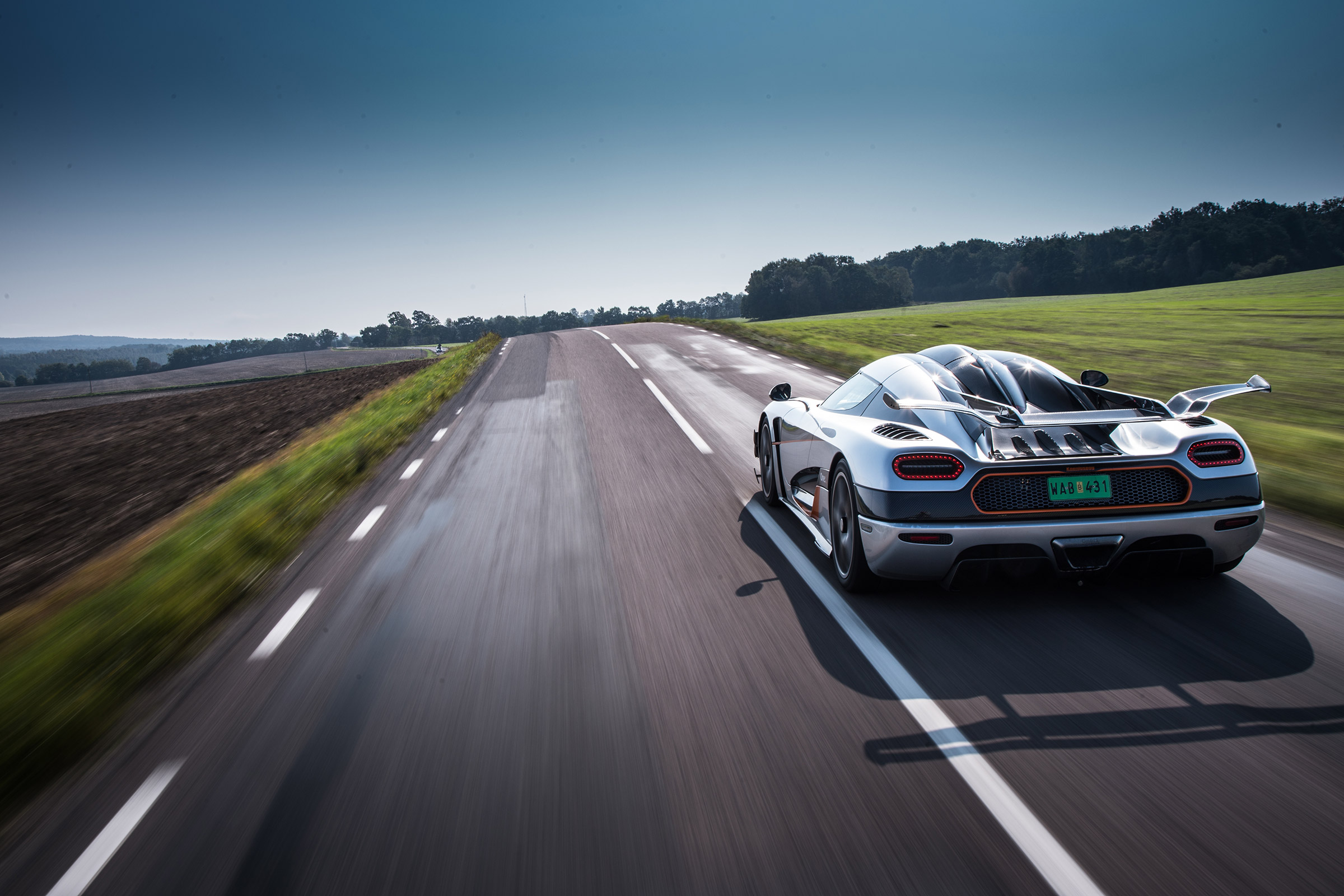 Koenigsegg One:1 - driving rear
