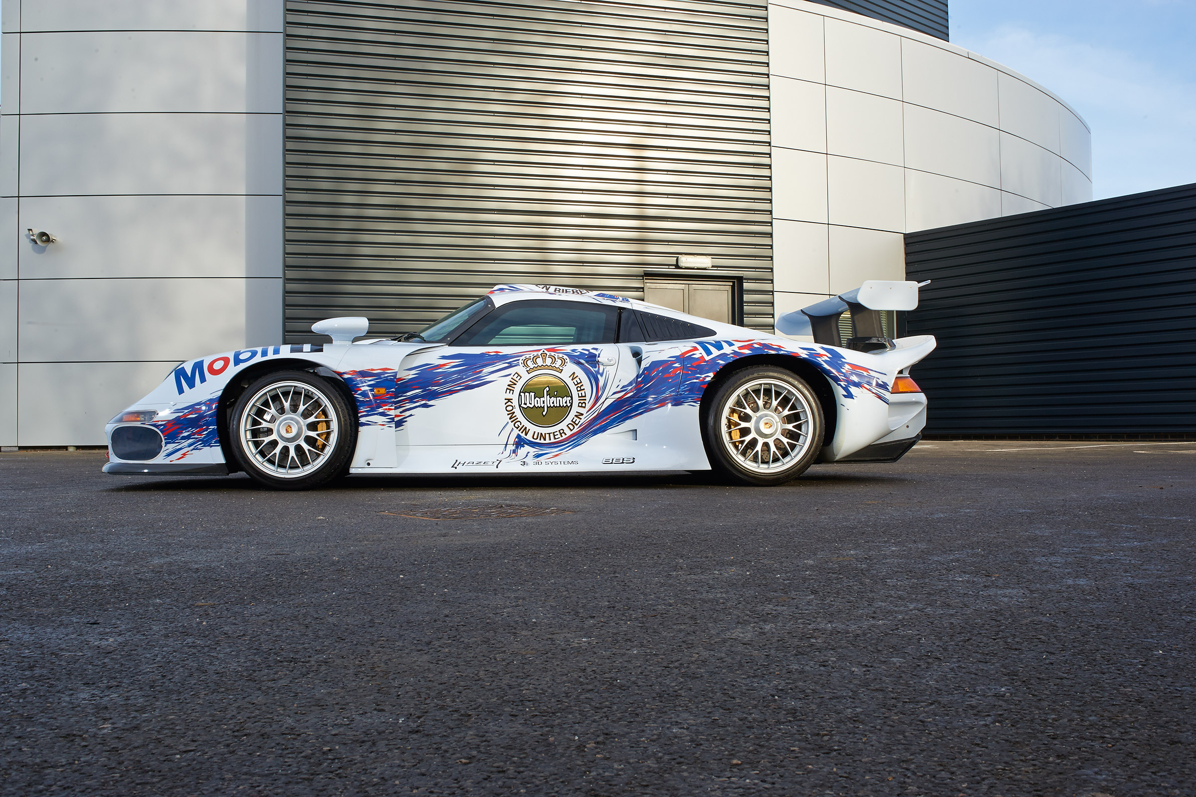 Porsche 911 GT1 - profile