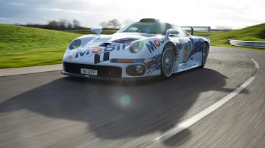 Porsche 911 GT1 - front