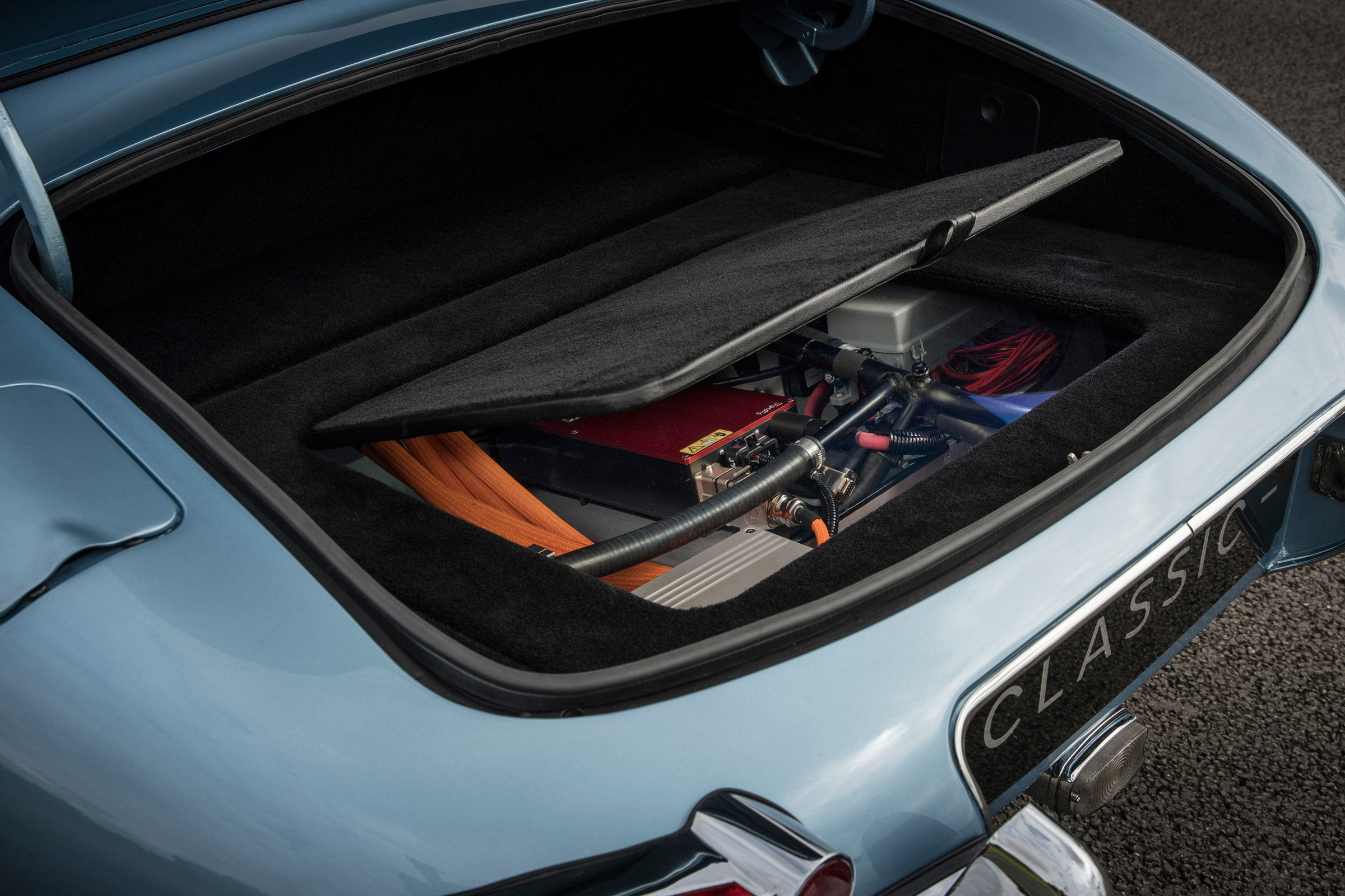 Jaguar E-type Zero boot
