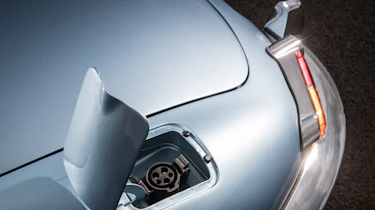 Jaguar E-type Zero charger
