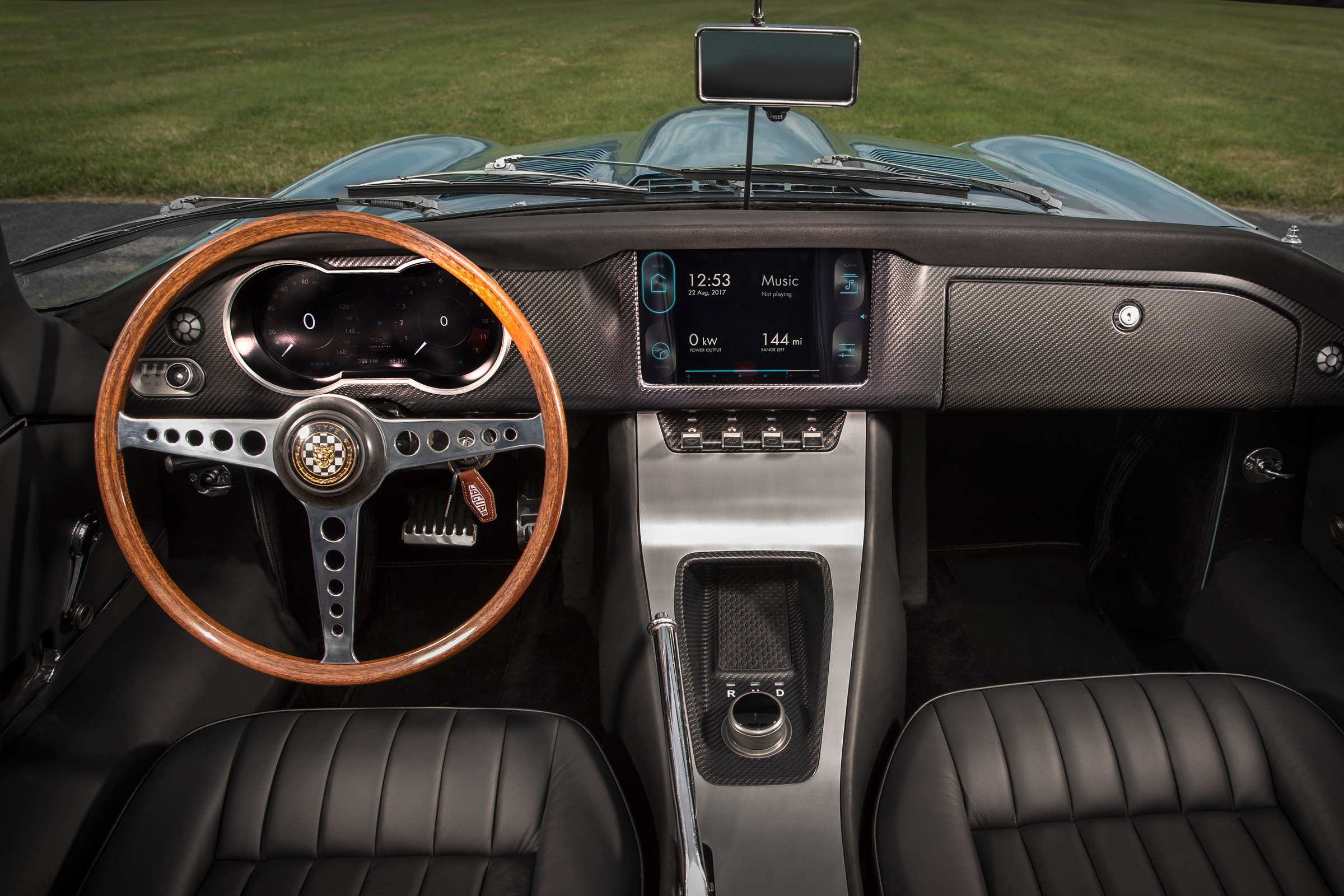 Jaguar E-type Zero dash