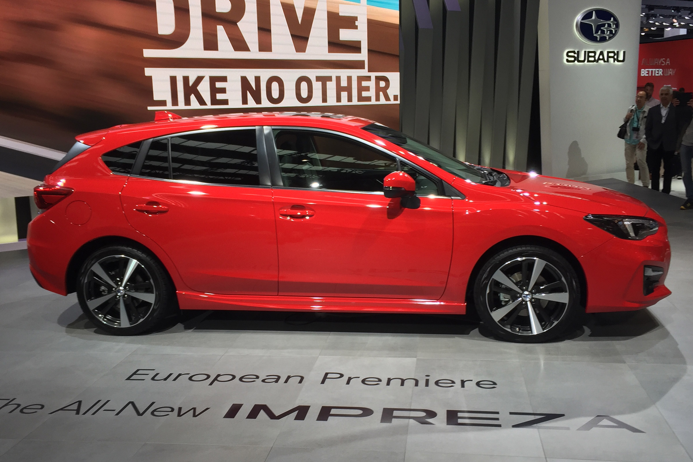 Subaru Impreza Hatch live - side