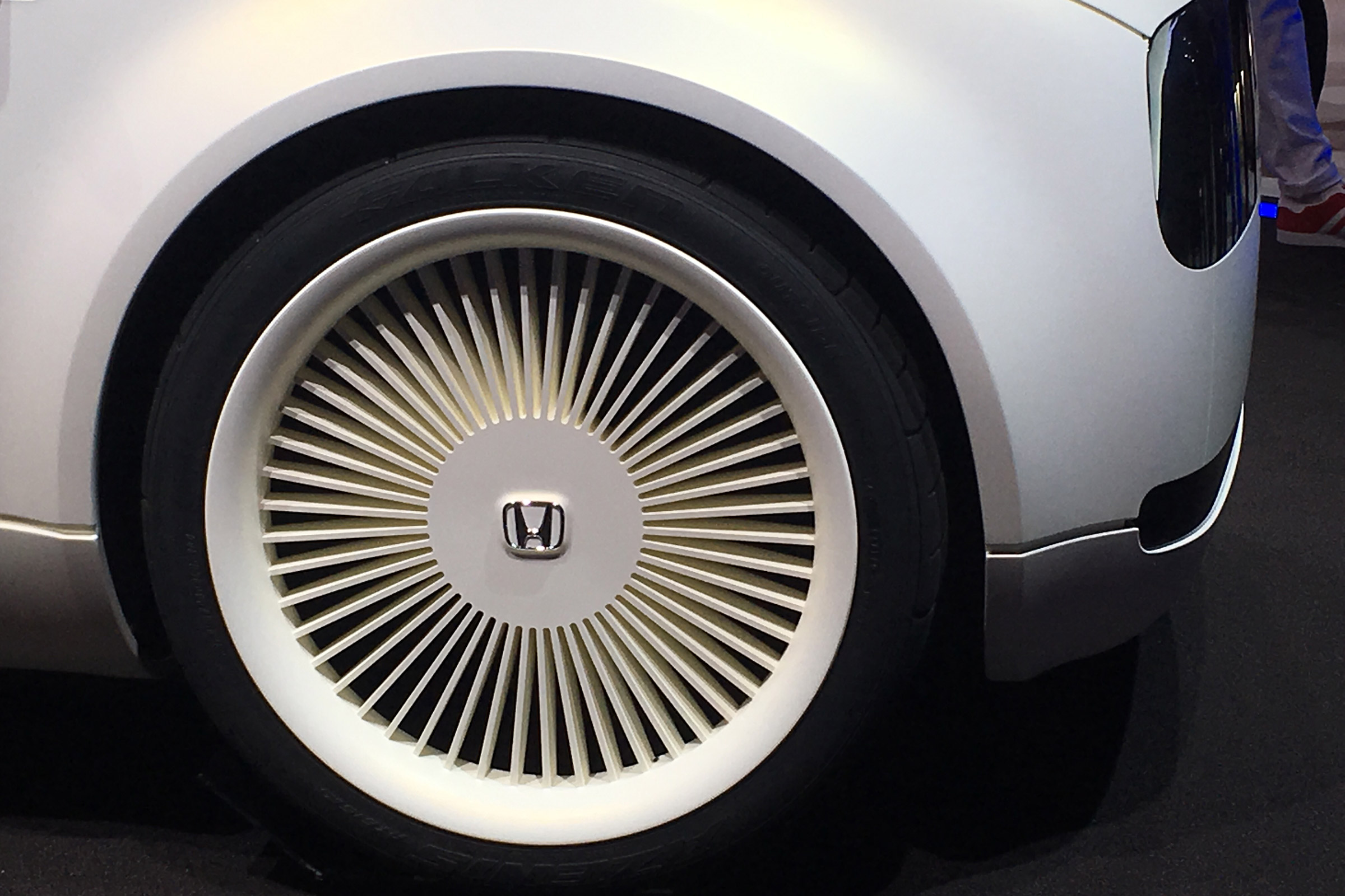 Honda Urban EV Concept live - wheel