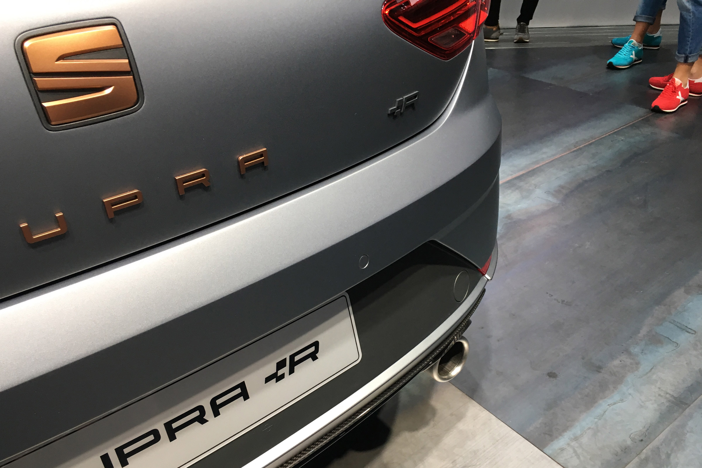 SEAT Leon Cupra R revealed at Frankfurt Motor Show detail