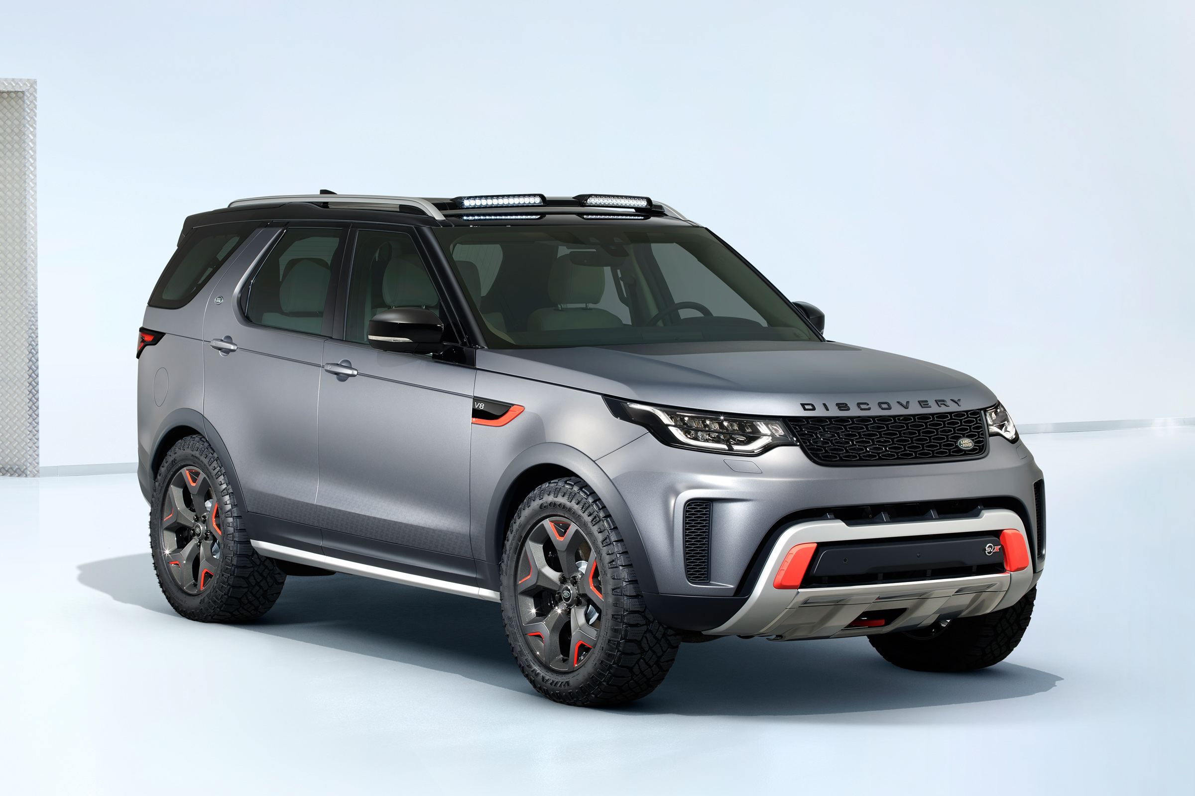 land rover discovery svx - front_three_quarter