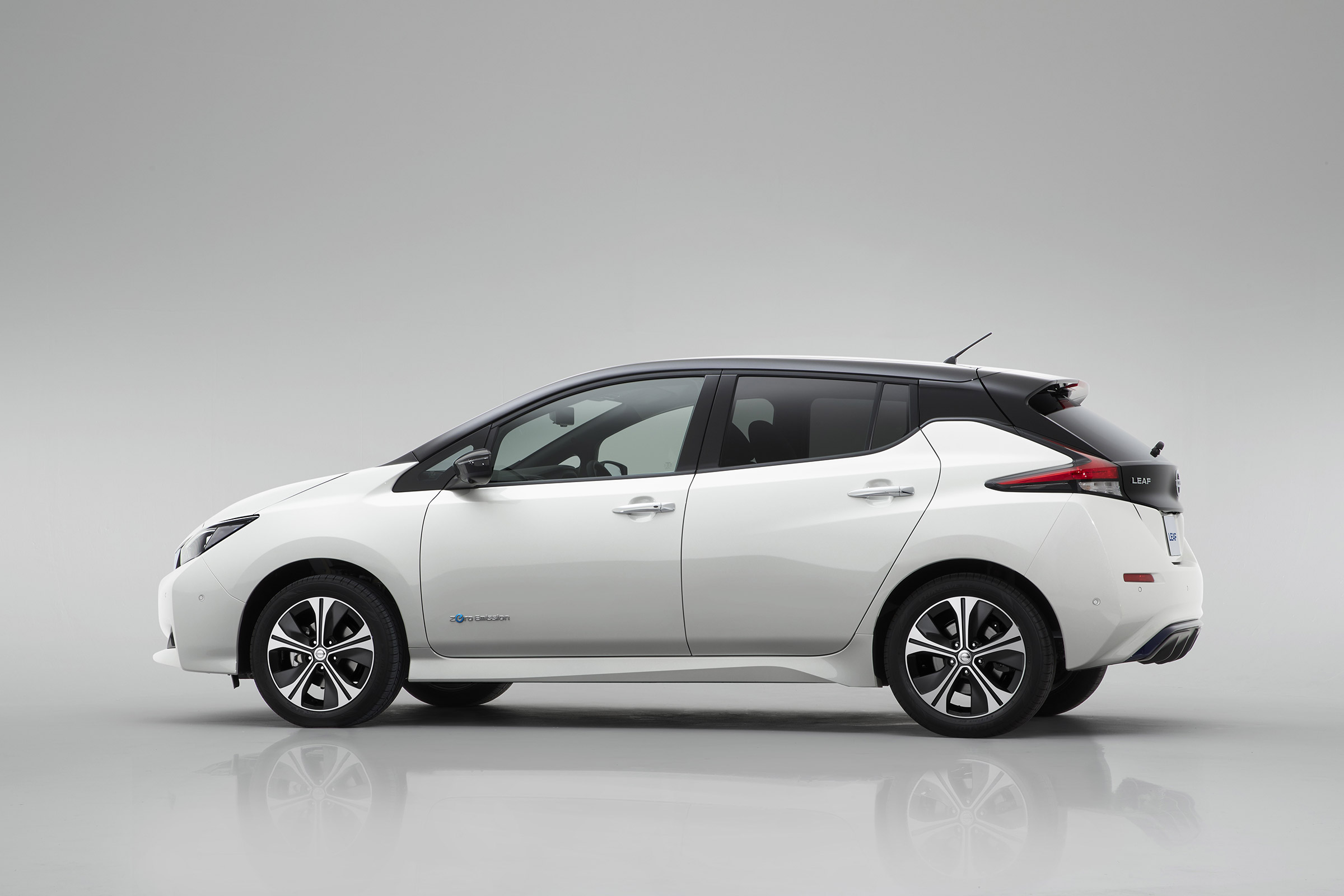 Nissan Leaf mk2 - profile
