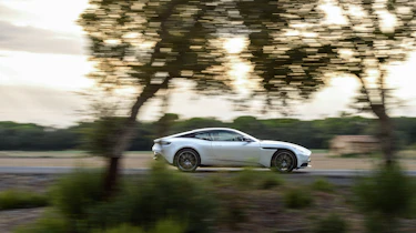 Aston Martin DB11 V8 - profile