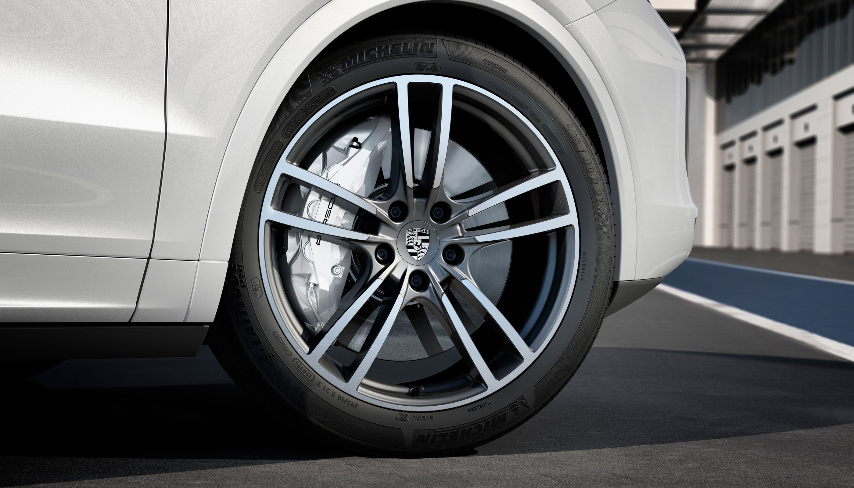 Porsche Surface Coated Brake (PSCB) on 2018 Porsche Cayenne Turbo