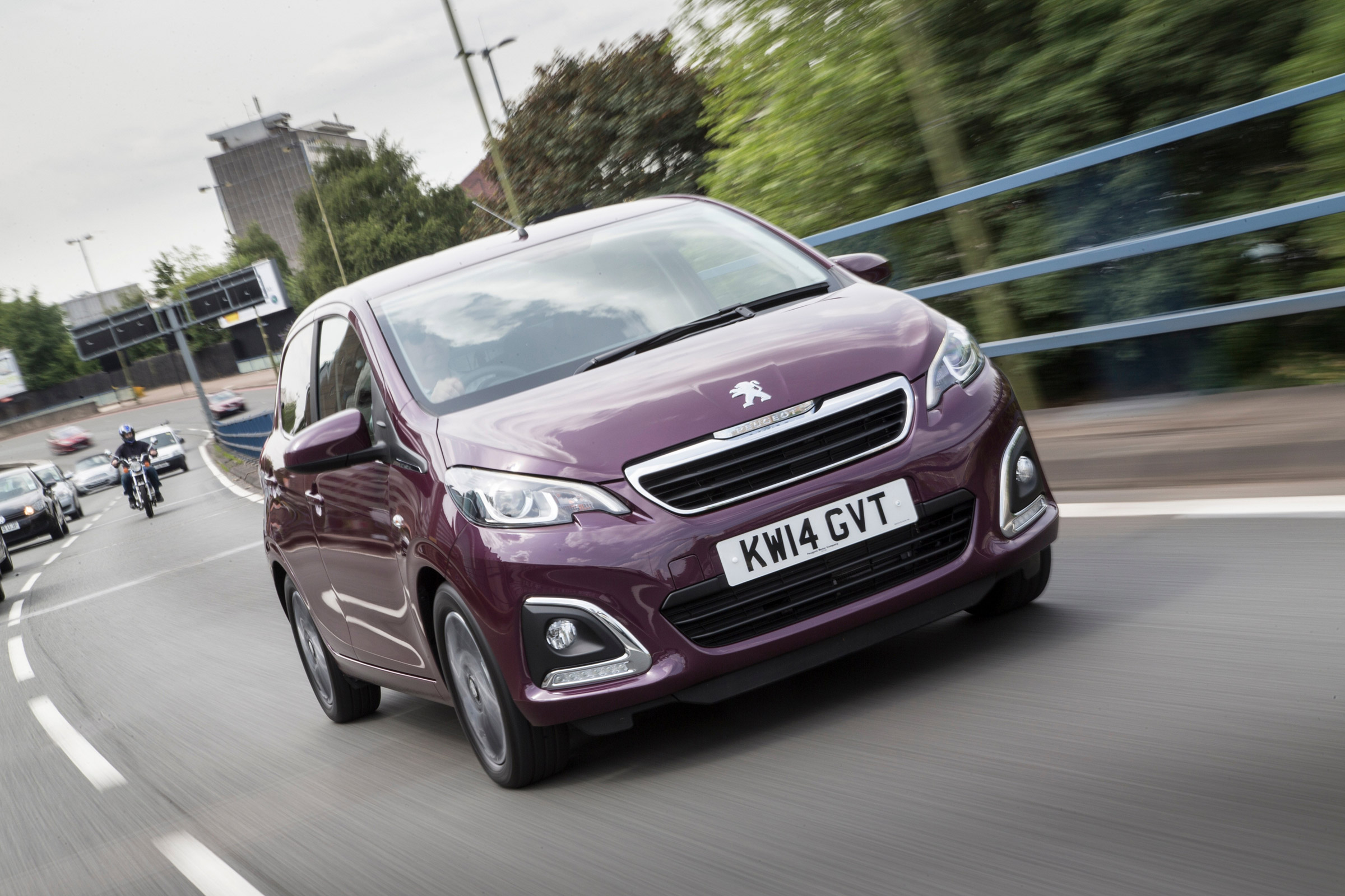 Peugeot 108 - front 