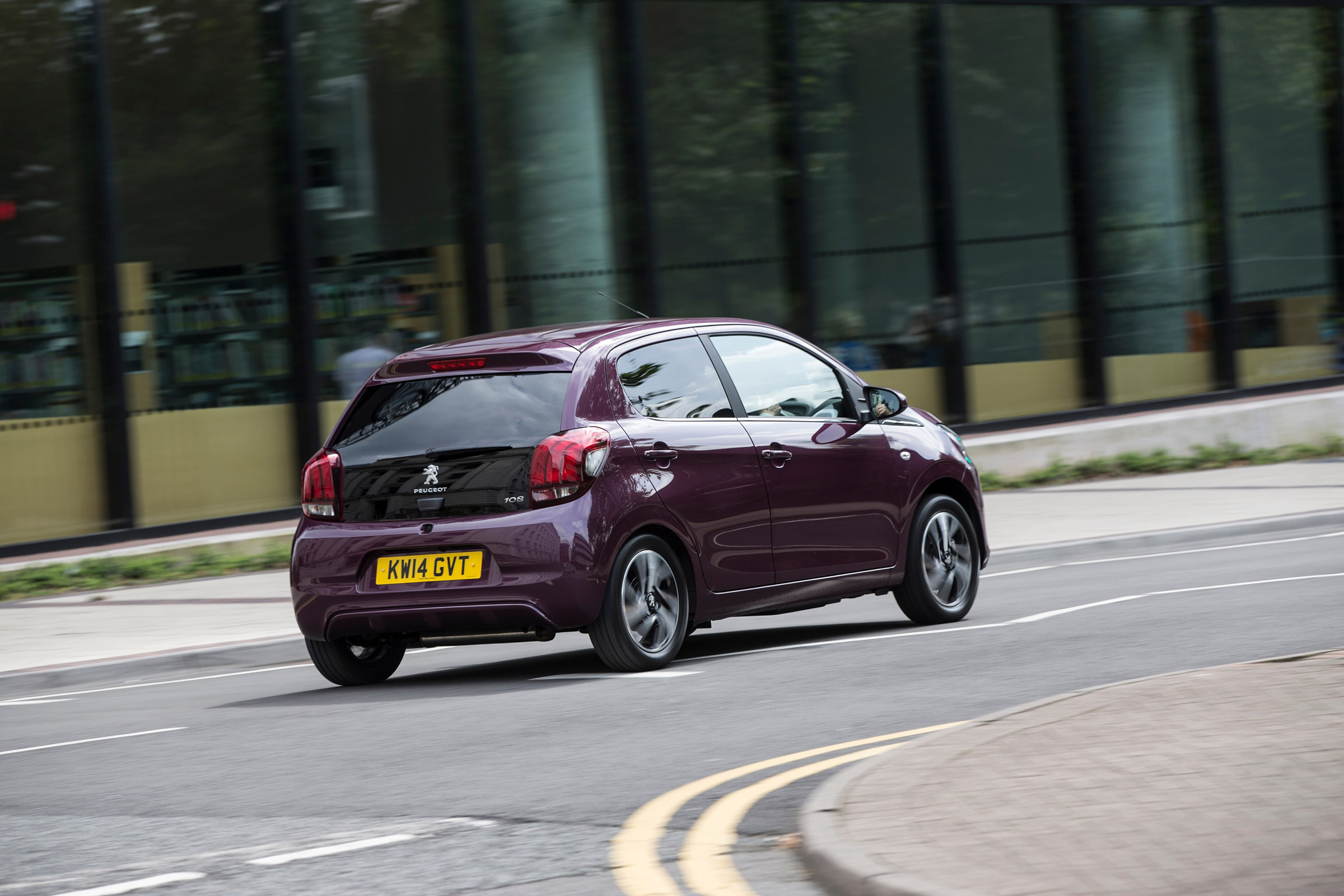 Peugeot 108 - rear quarter\