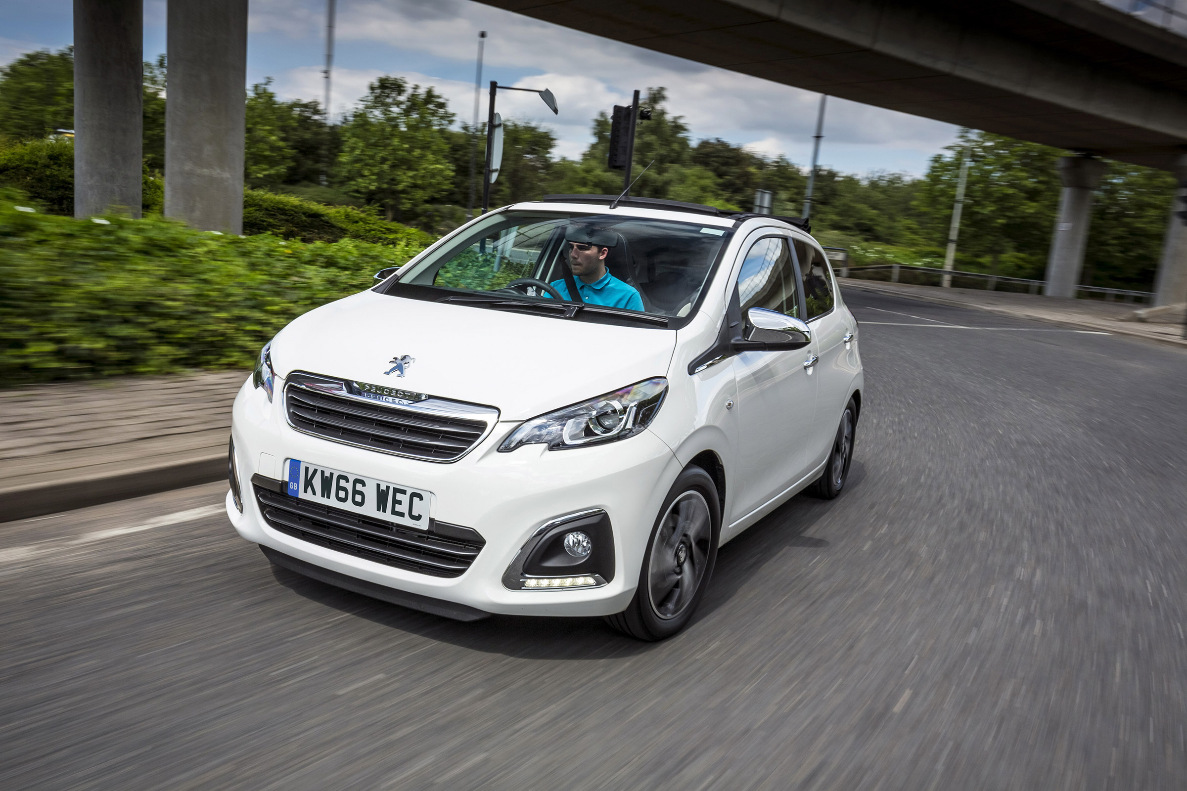 Peugeot 108 - front