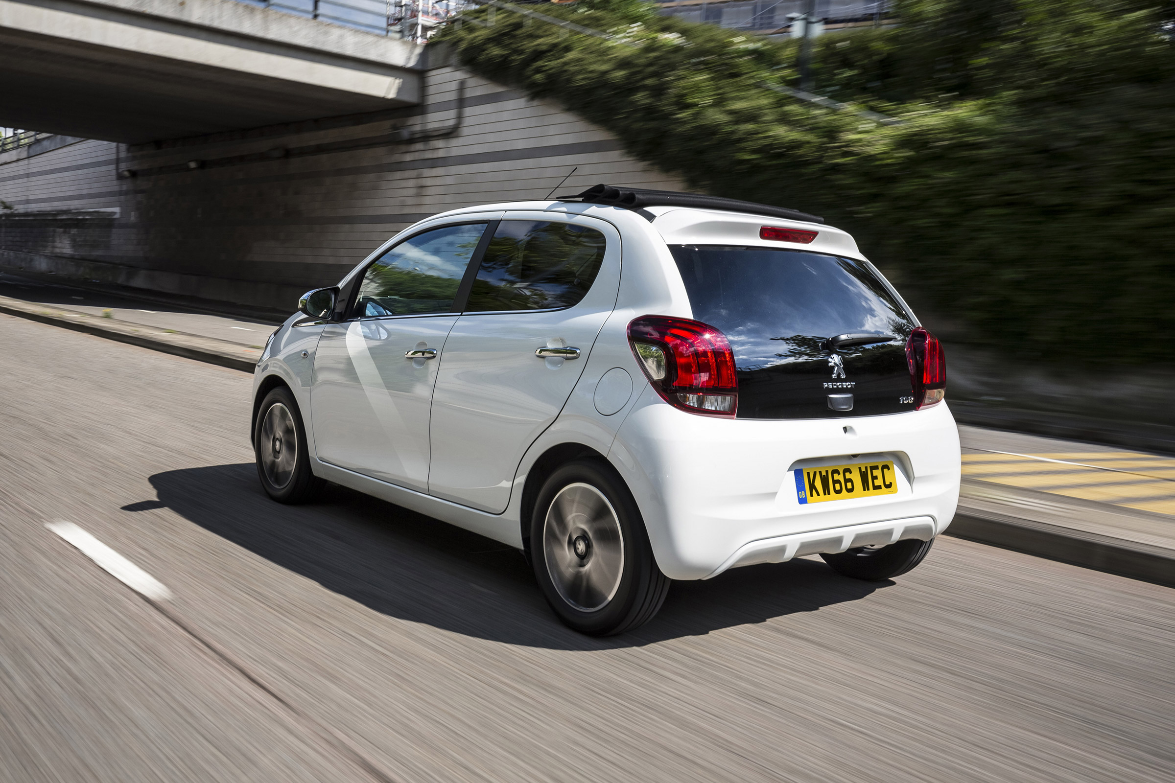 Peugeot 108 - rear