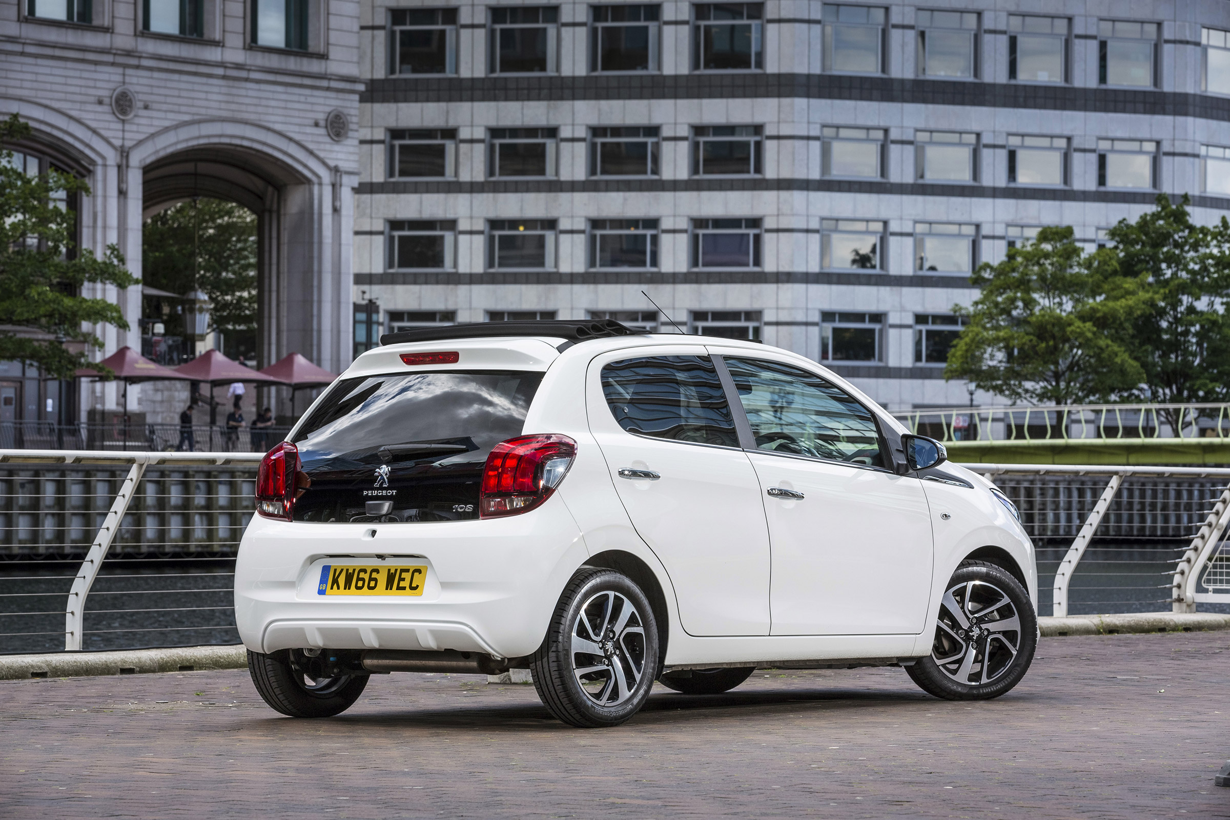 Peugeot 108 - rear