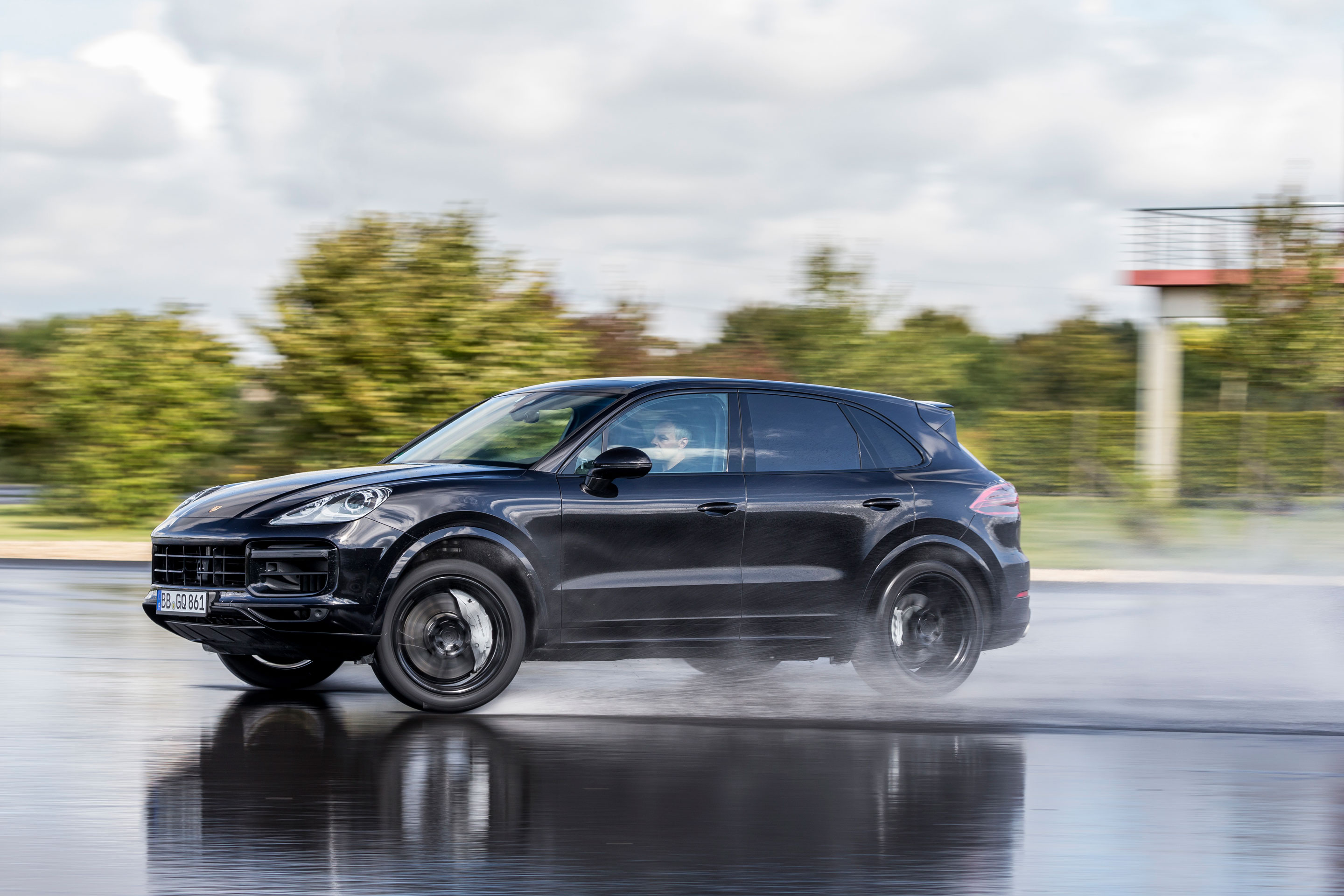 2018 Porsche Cayenne Turbo - Side