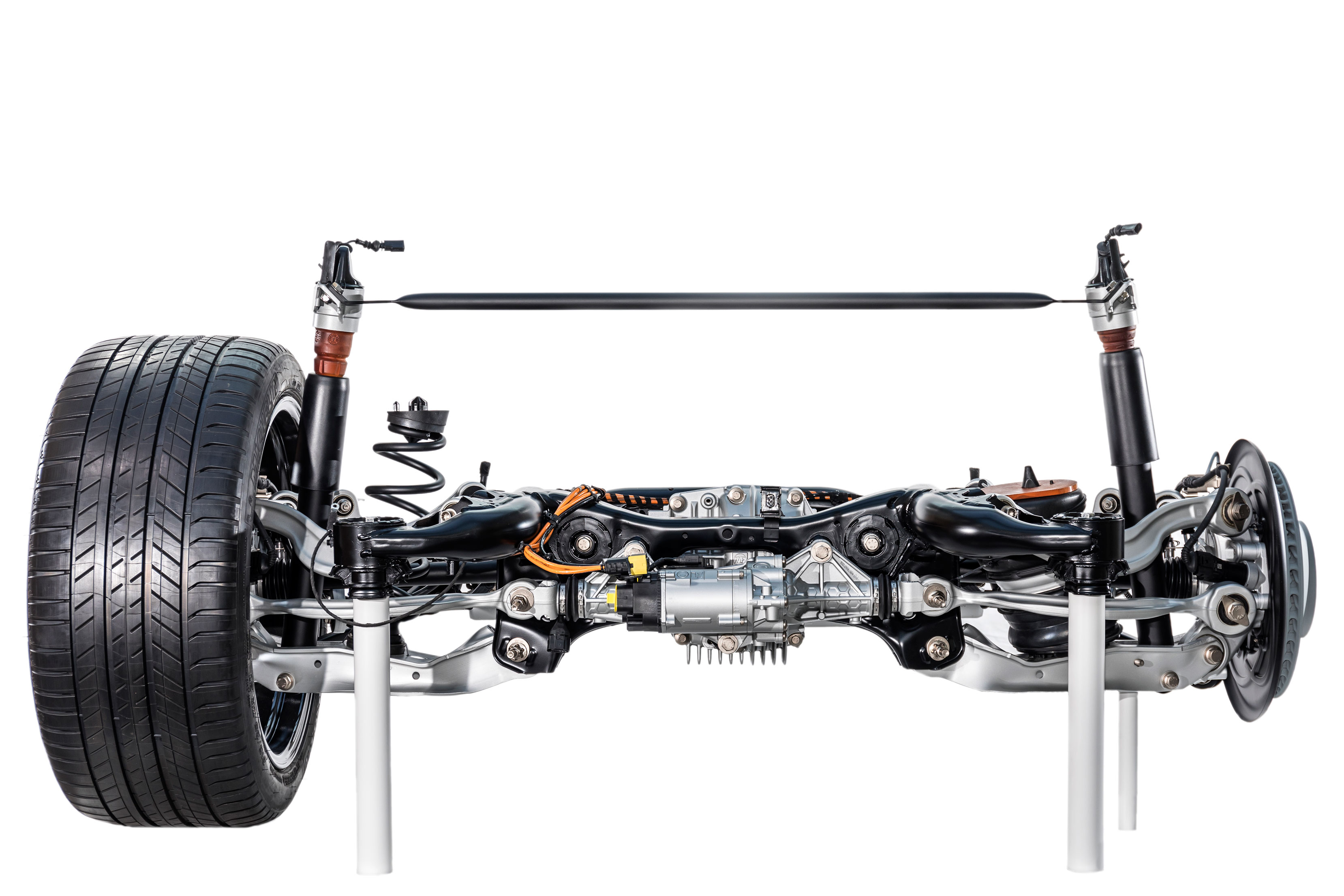 2018 Porsche Cayenne rear axle with coil springs on the left and air suspension on the right