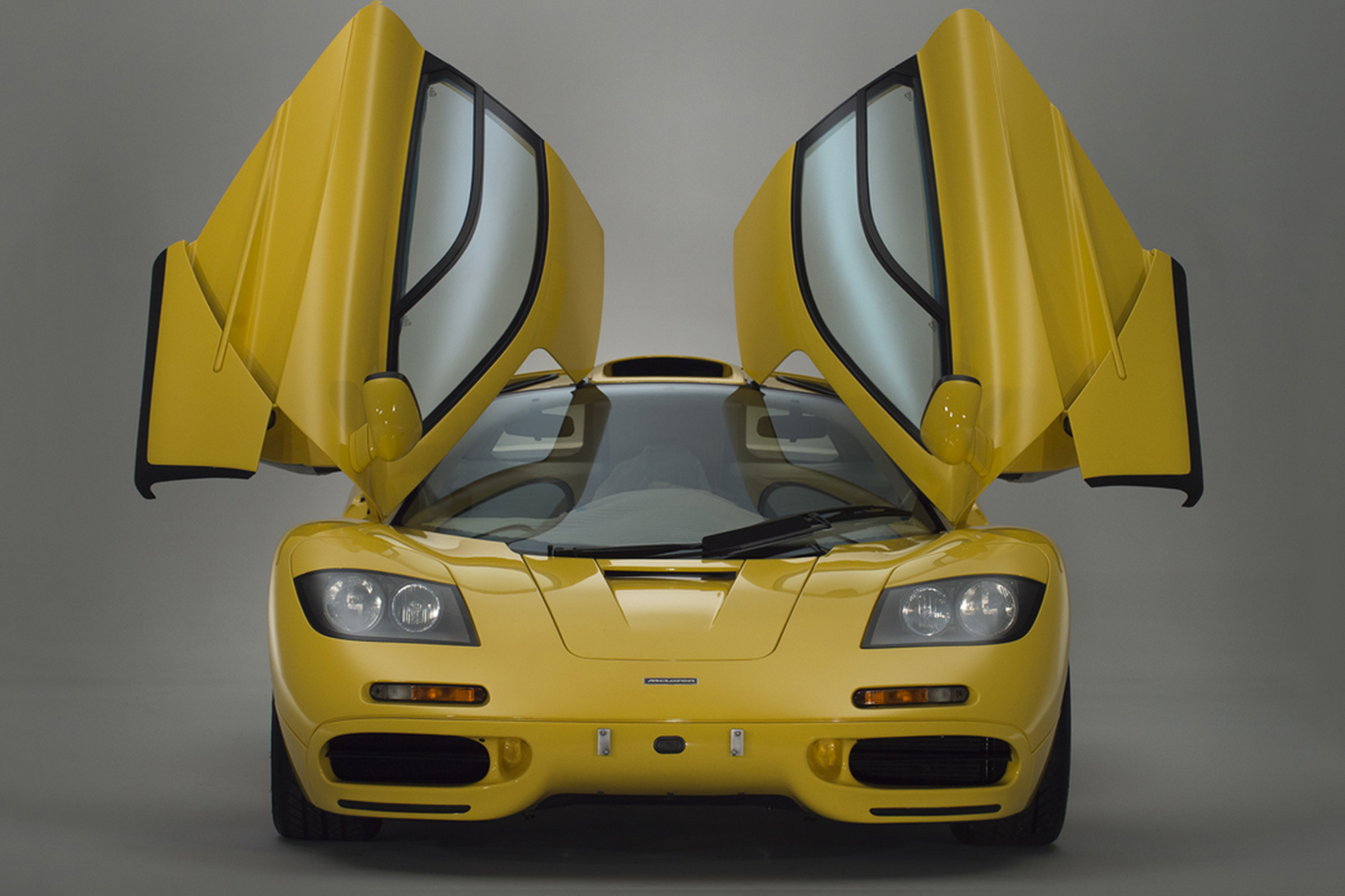 McLaren F1 - front, doors up