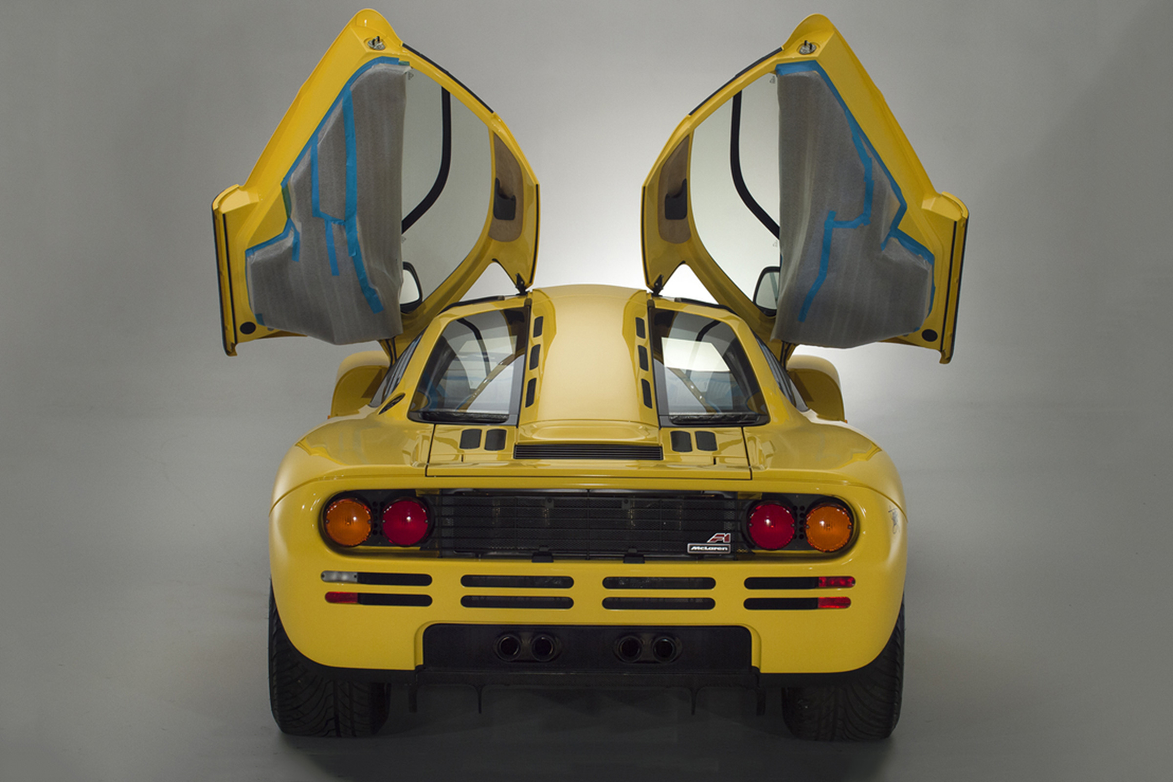 McLaren F1 - rear, doors up