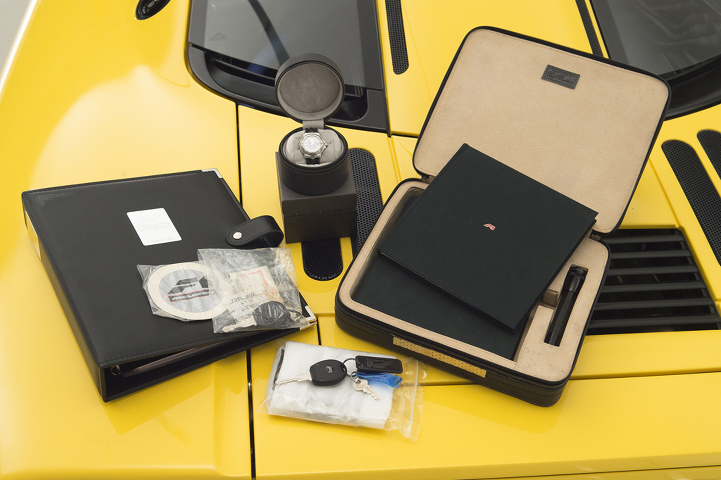 McLaren F1 - watch and accessories 