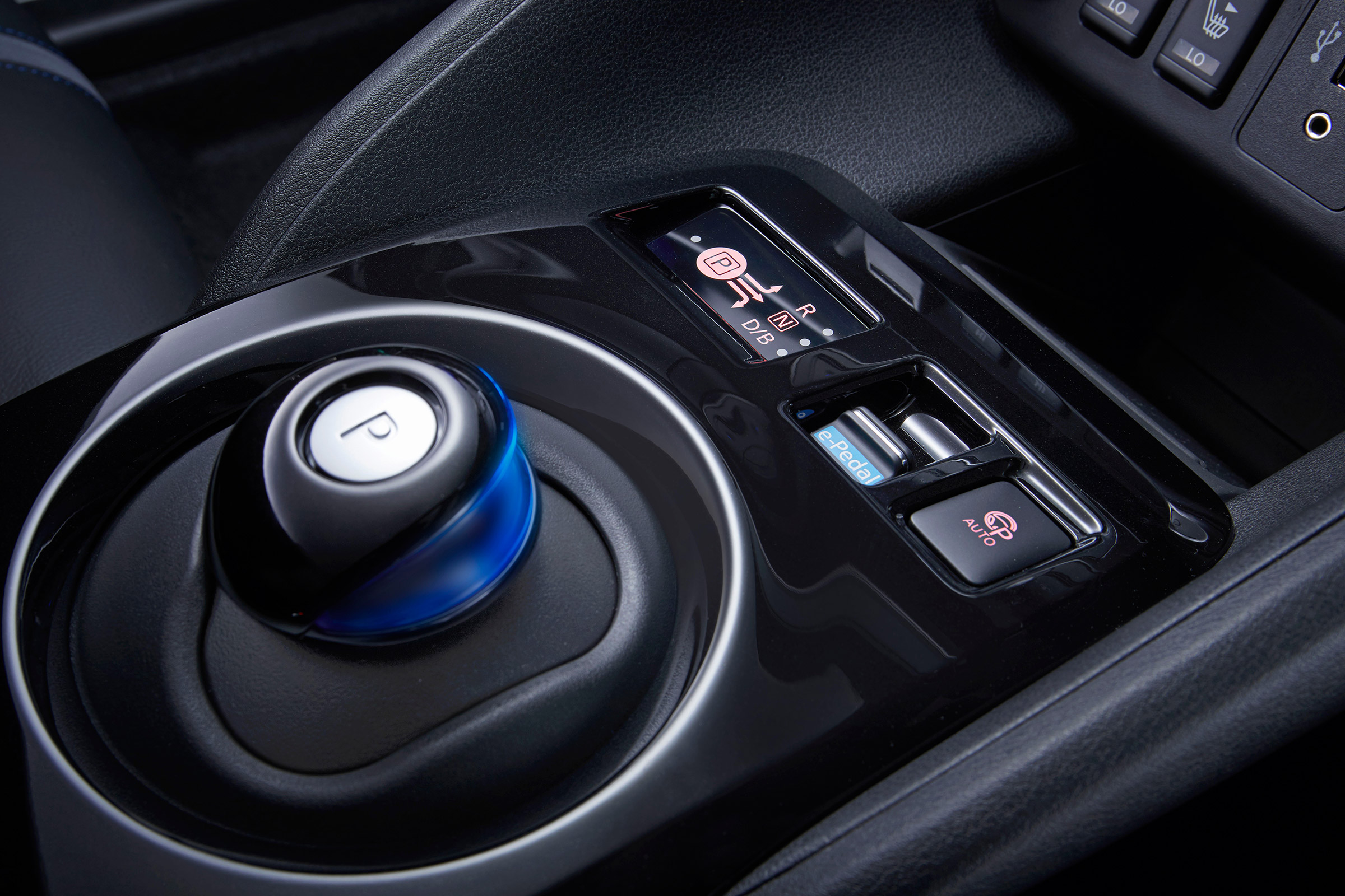 Nissan Leaf drive Japan - selector