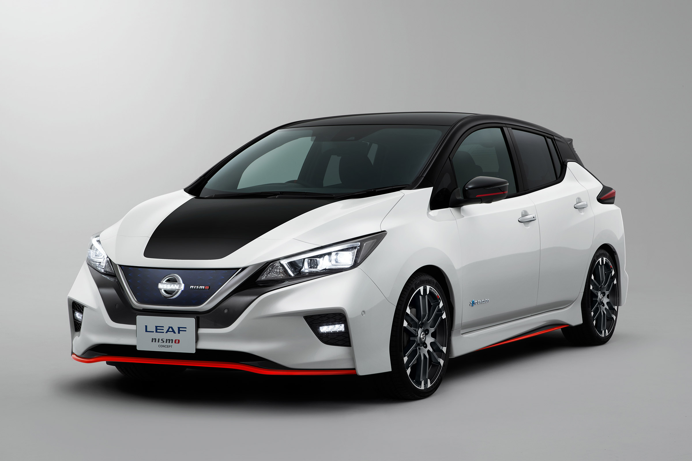 Nissan Leaf Nismo concept officials front quarter