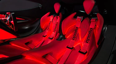 Apollo IE - interior