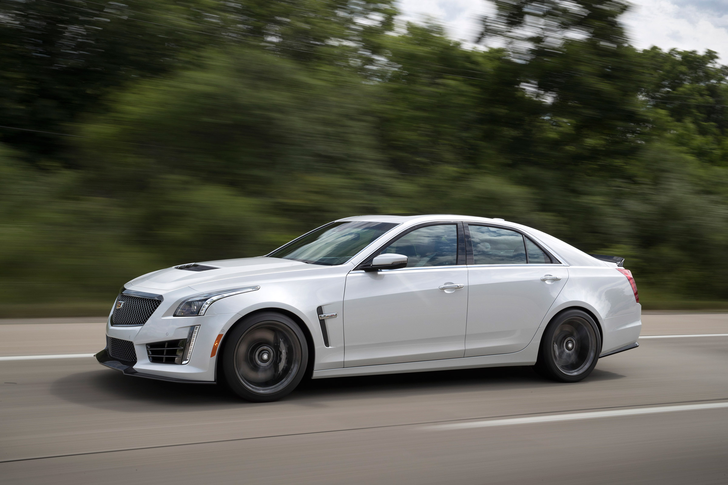 Cadillac CTS-V - profile