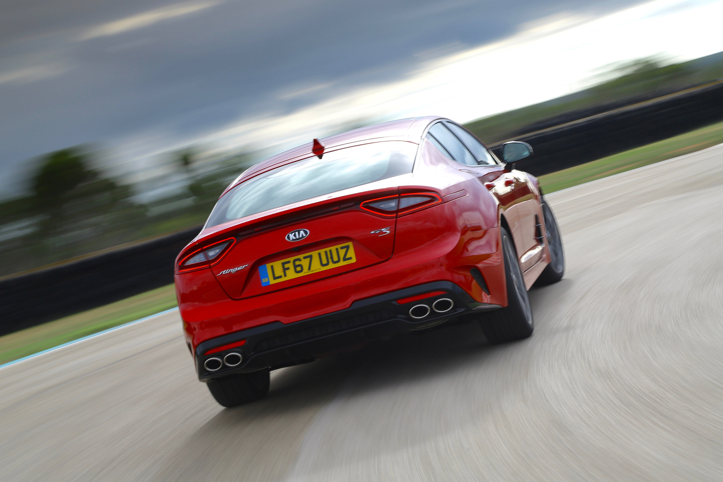 Kia Stinger GT-S UK - turn in