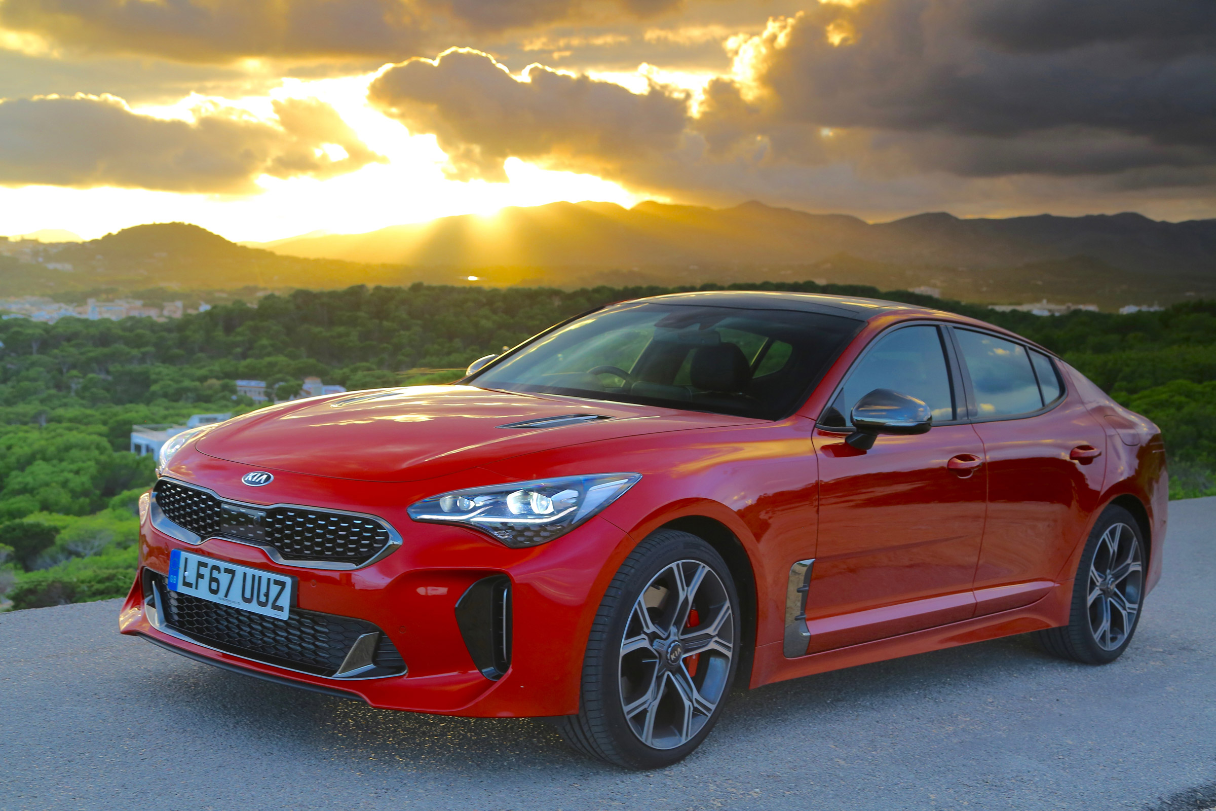 Kia Stinger GT-S UK - front quarter static