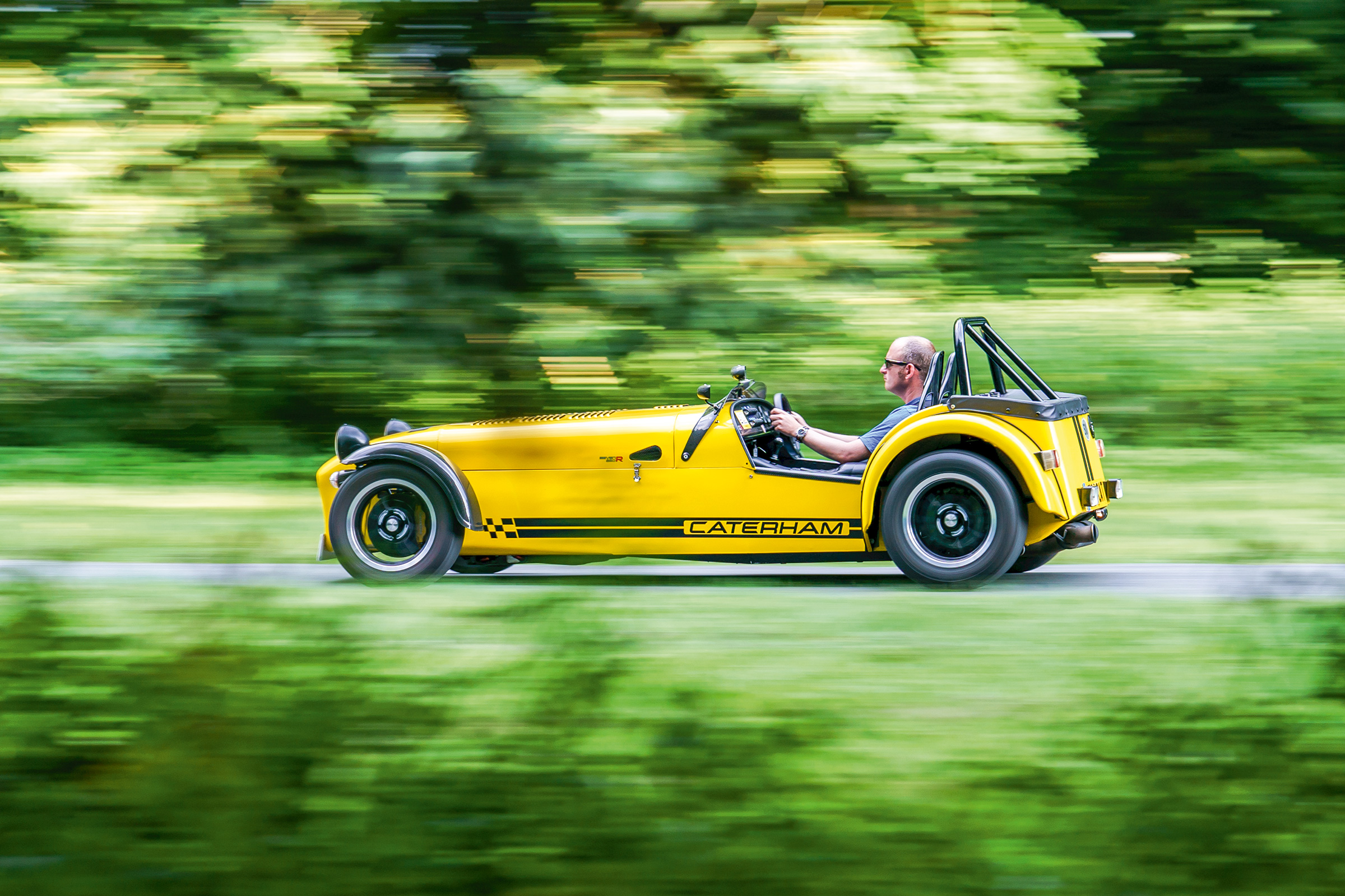 Caterham 620R –  side - dynamic