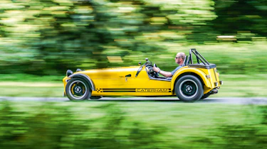 Caterham 620R – side - dynamic