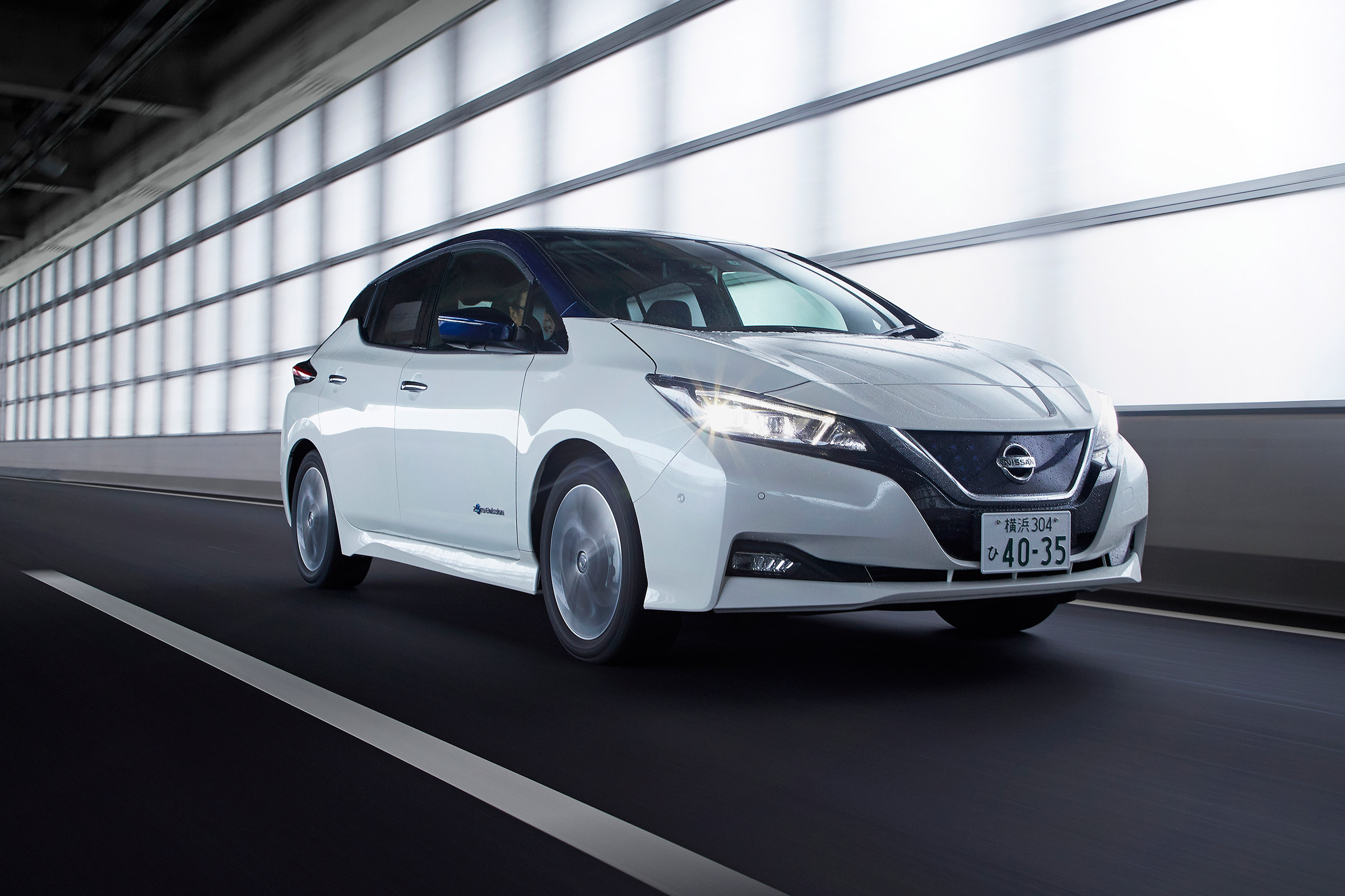Nissan Leaf drive Japan - front quarter