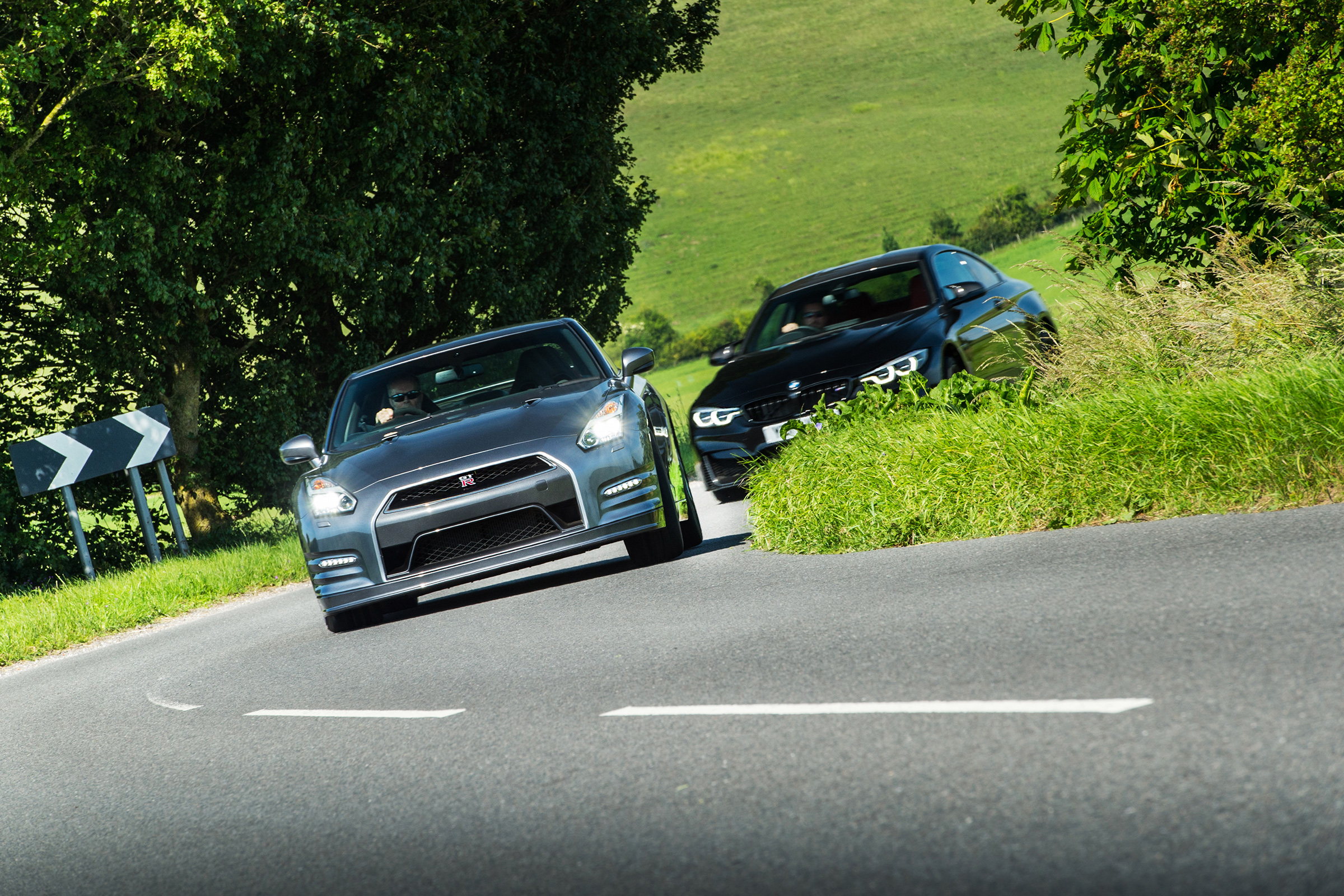 BMW M4 Competition Package v Nissan GT-R