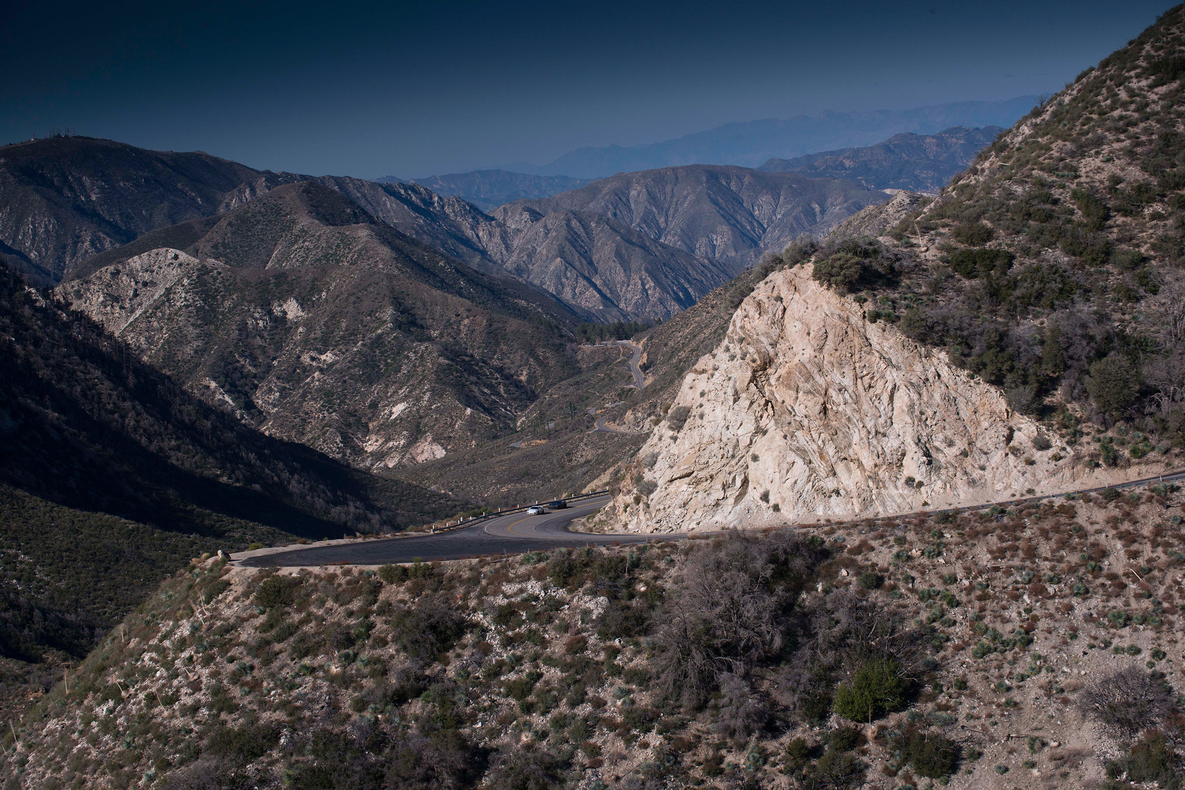 ZO6 v 911 GT3 US - mountains