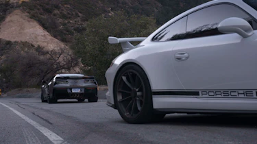 ZO6 v 911 GT3 US - static