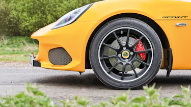 Lotus Elise Sprint 220 - wheel closeup