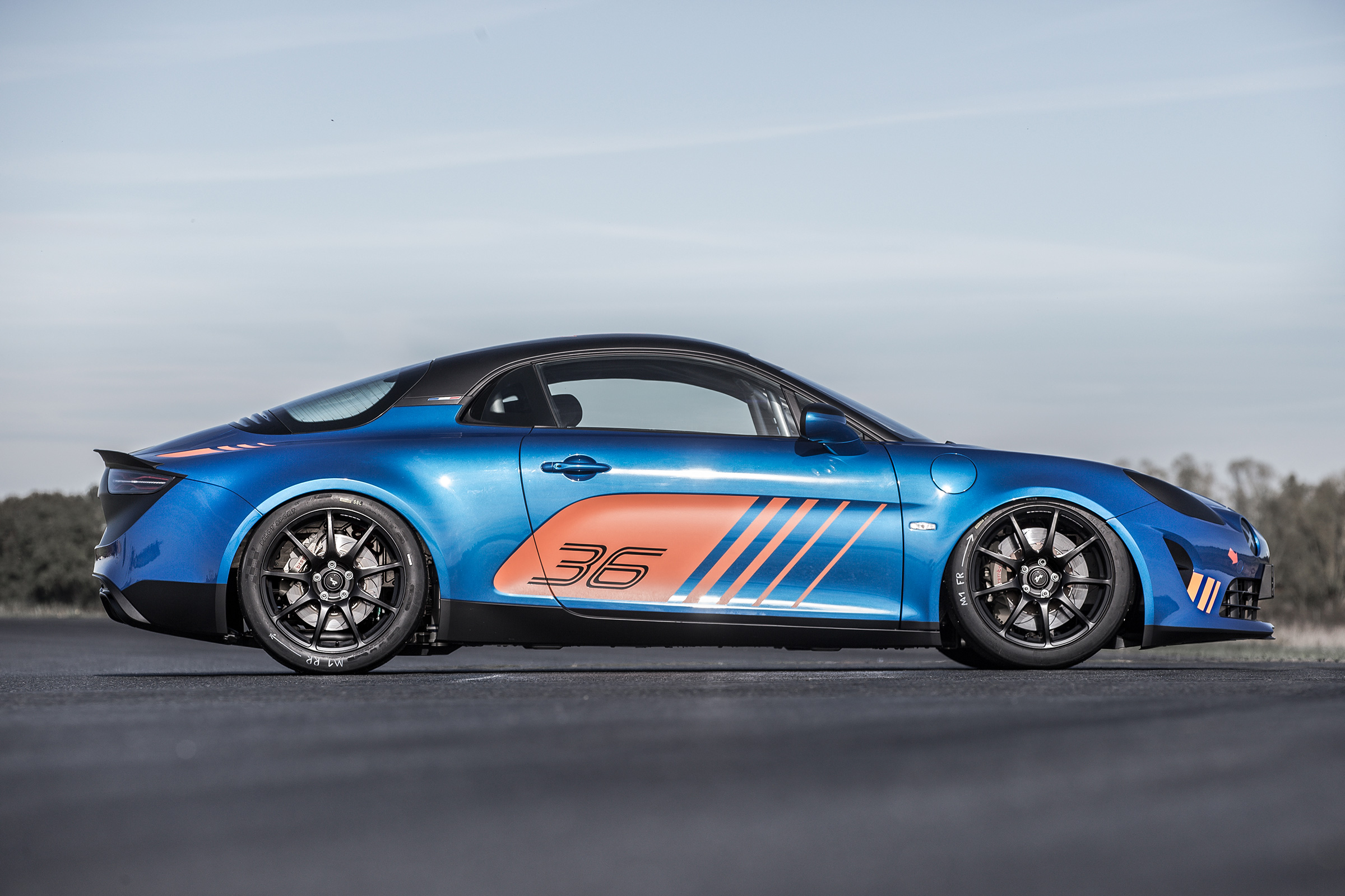 Alpine A110 Cup – side