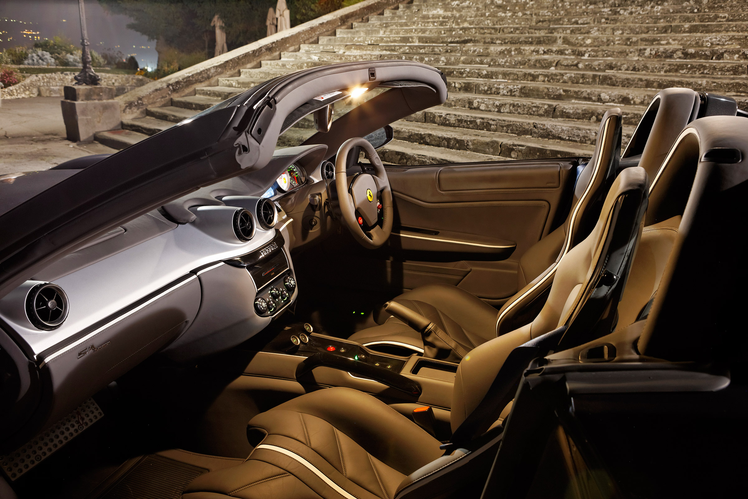 Ferrari 599 SA Aperta - interior