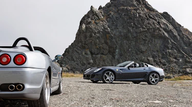 Ferrari 599 SA Aperta - rocks