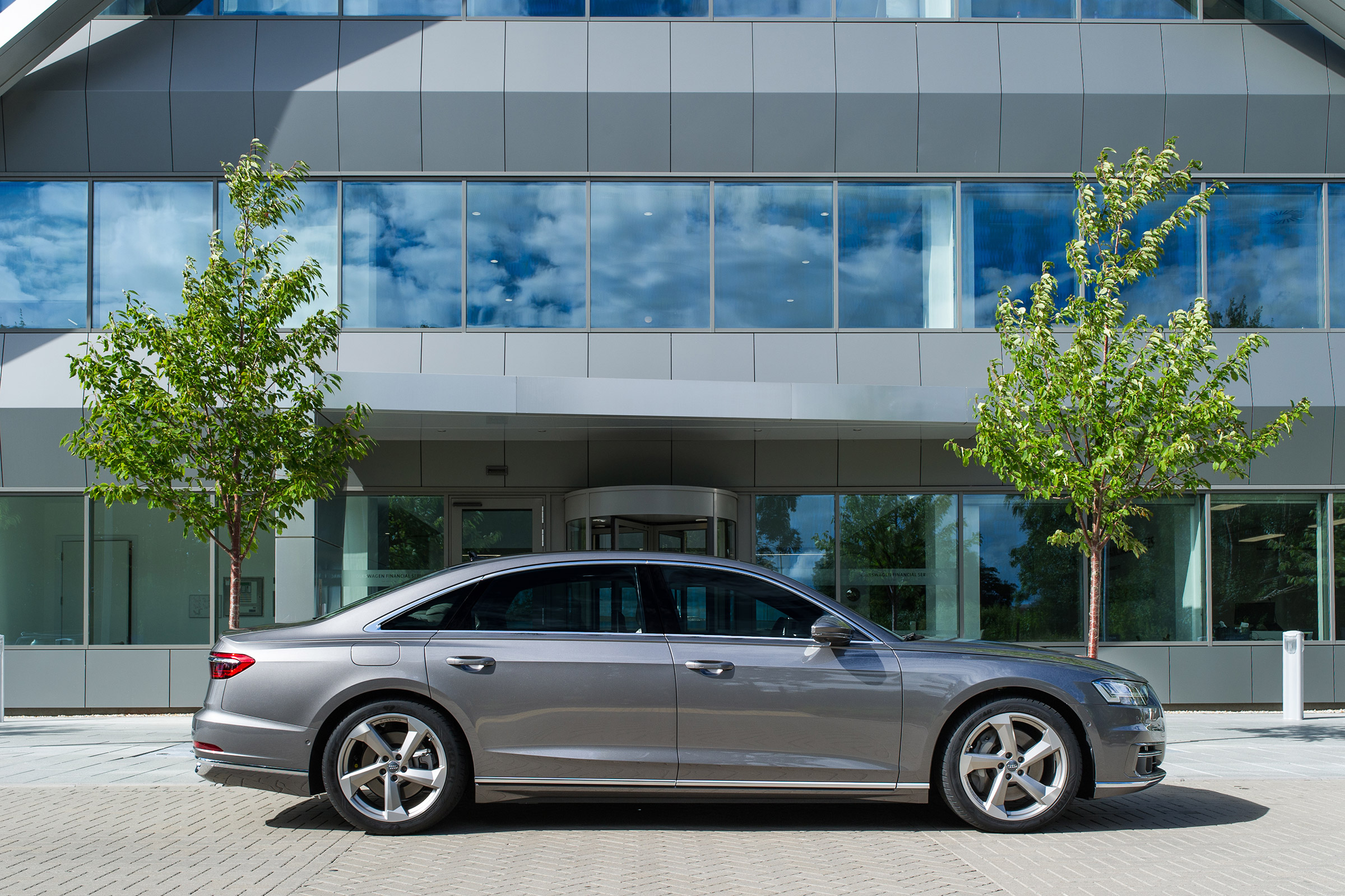 Audi A8 UK - profile