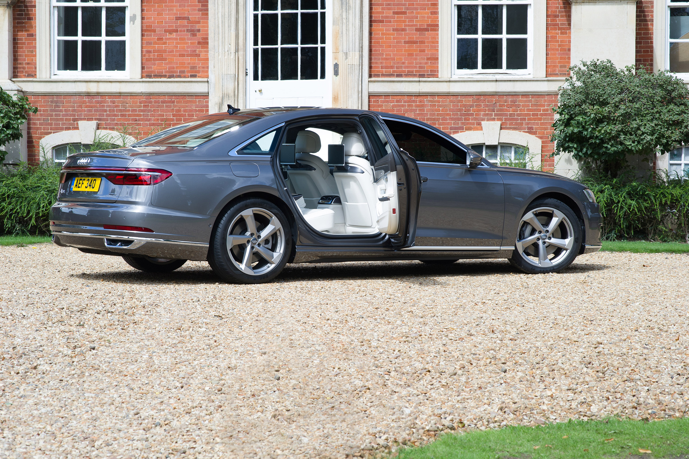 Audi A8 UK - rear door