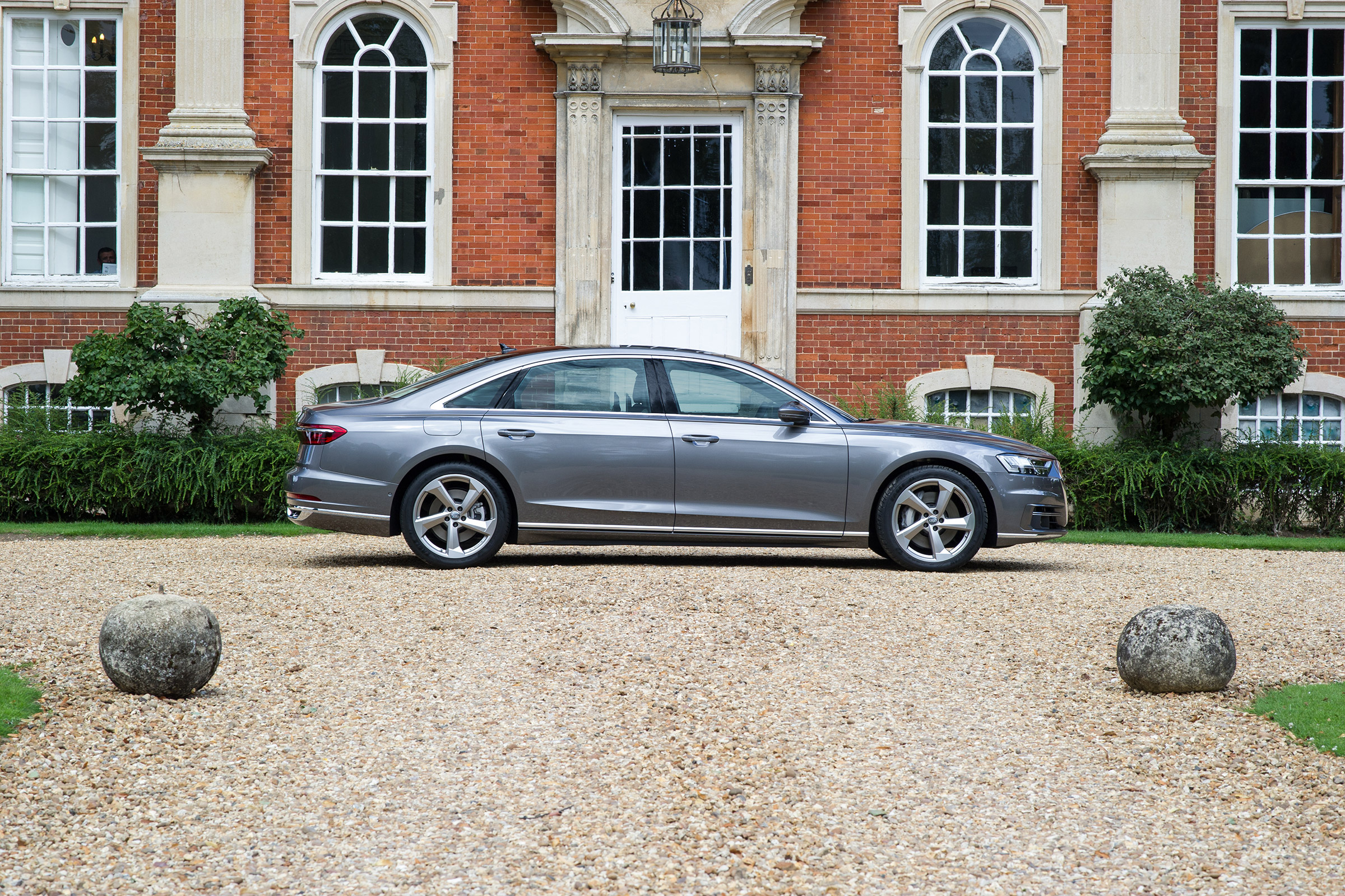 Audi A8 UK - profile