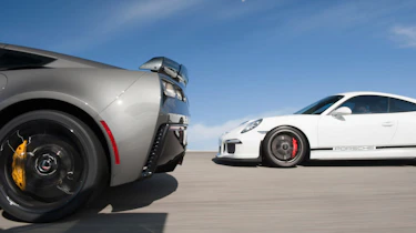 ZO6 v 911 GT3 US - side motion